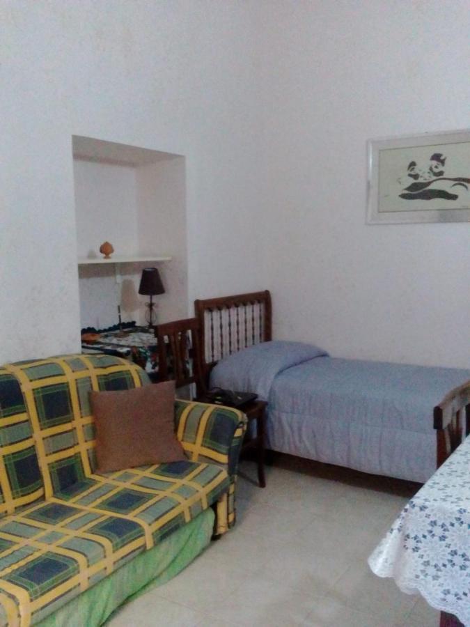Camere Simili A Ostello Solo Per Uomini - Hostel-Like Rooms Only For Man Taranto Exterior photo